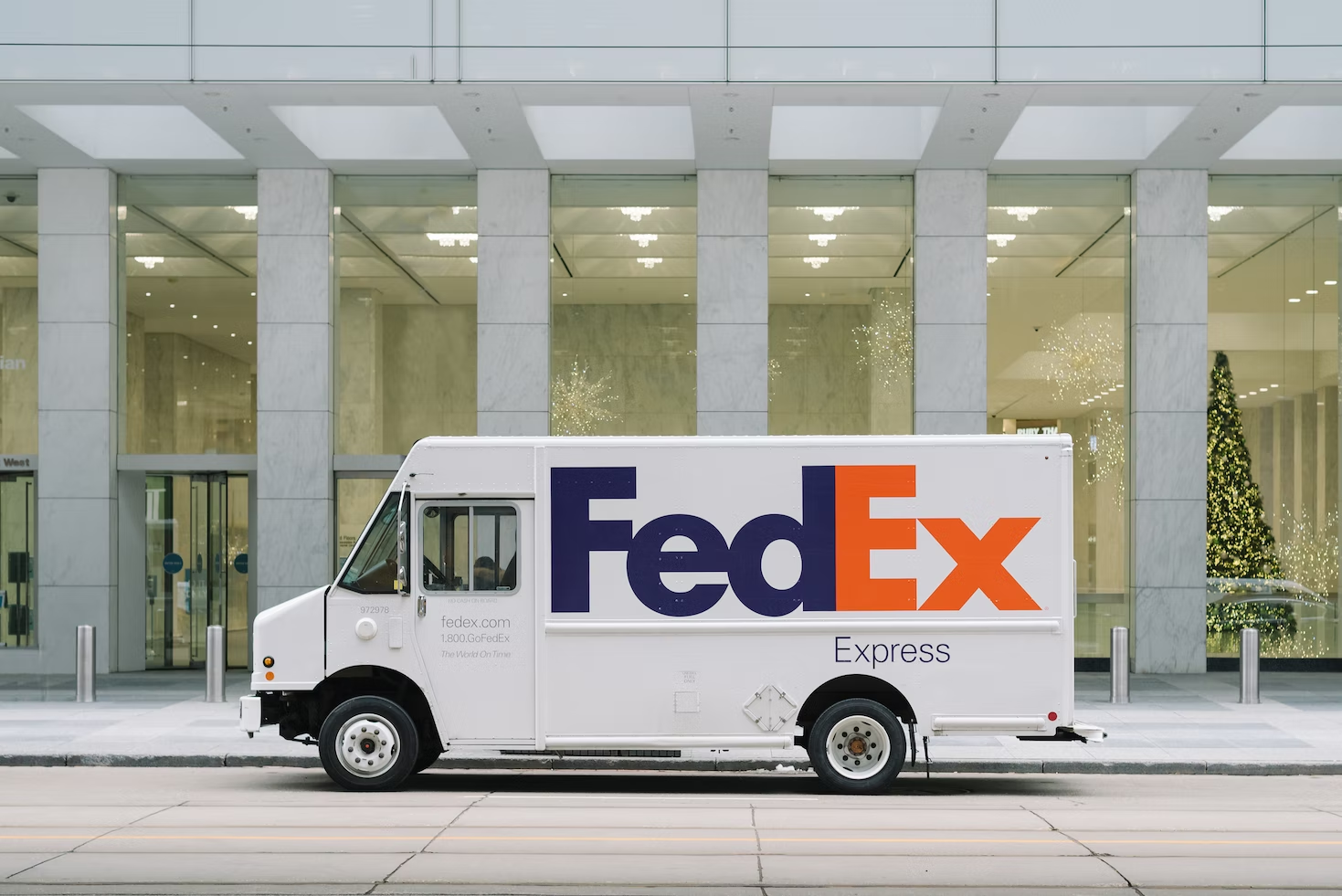fedex logo auf einem truck